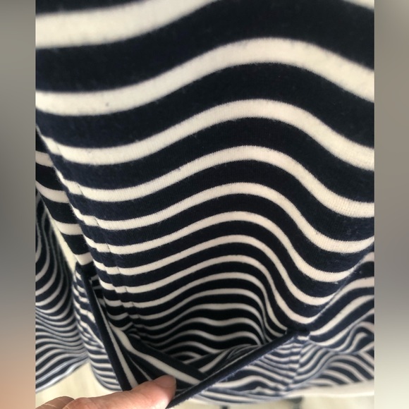 Long sleeve striped jacket. - Picture 6 of 11